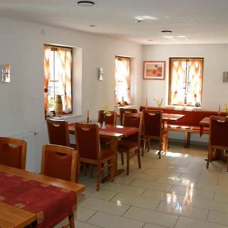 Gasthaus Traube Dettingen an der Erms Екстер'єр фото