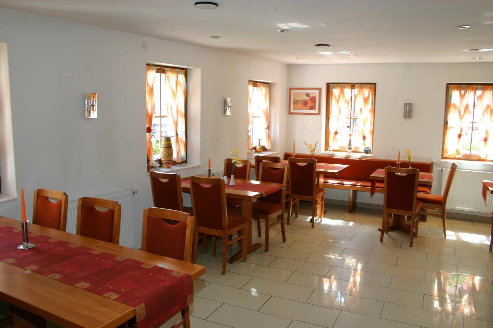 Gasthaus Traube Dettingen an der Erms Екстер'єр фото